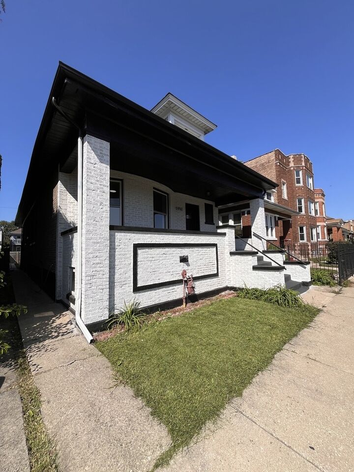 Property Photo: 5950 S Artesian Avenue IL 60629