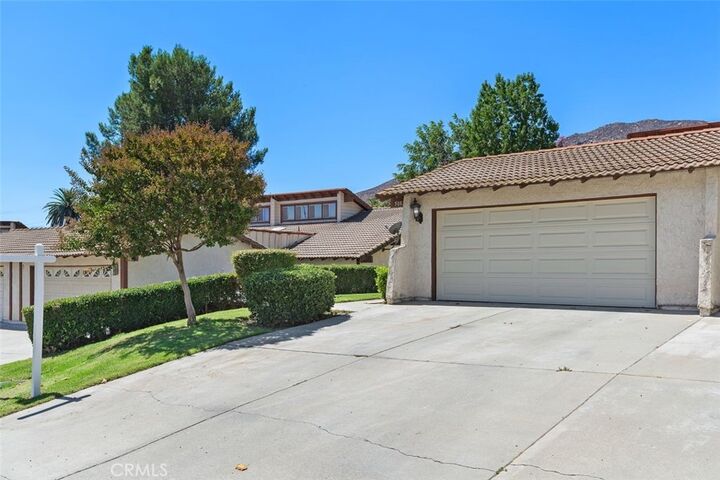 Property Photo: 5082 Los Olivos Way CA 92505