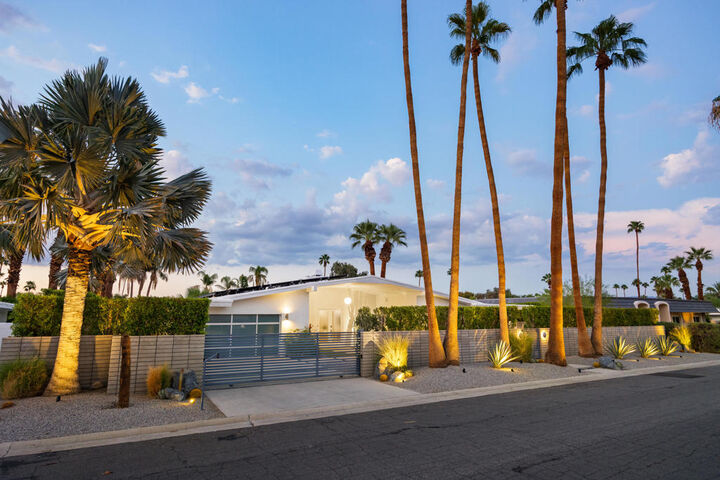 Property Photo:  1160 E Marion Way  CA 92264 