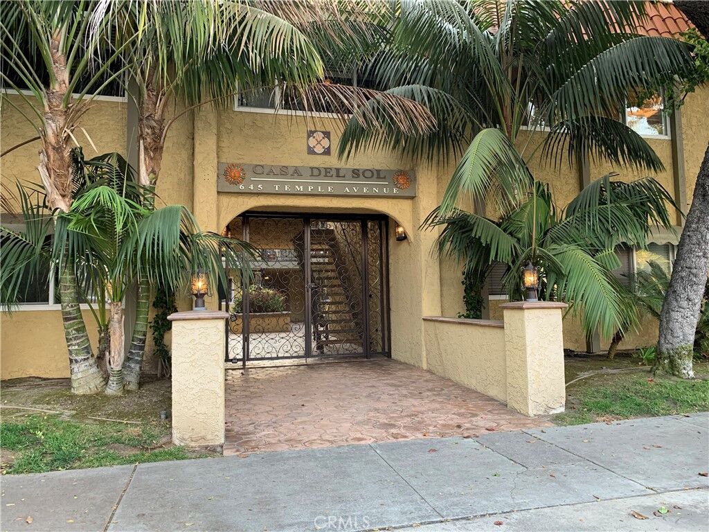 Property Photo:  645 Temple Avenue 5  CA 90814 