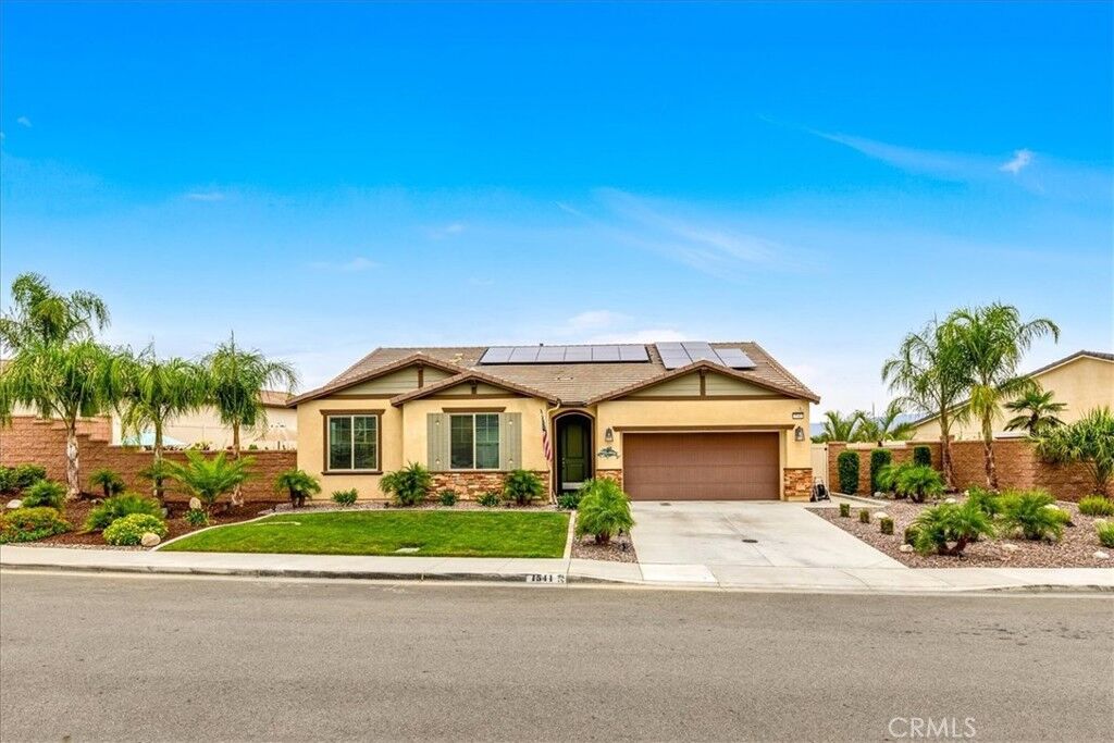 Property Photo: 1541 Yucca Court CA 92320