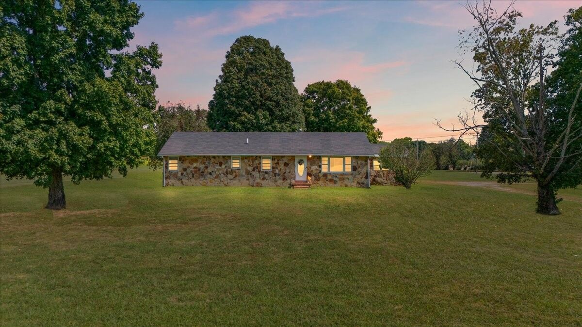 Property Photo:  5120 Old Manchester Hwy  TN 37388 