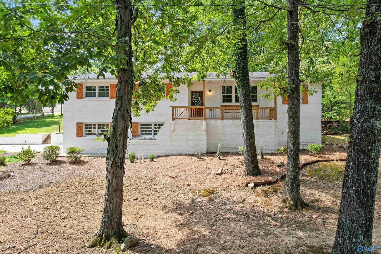 Property Photo: 7916 Valley View Drive SE AL 35802