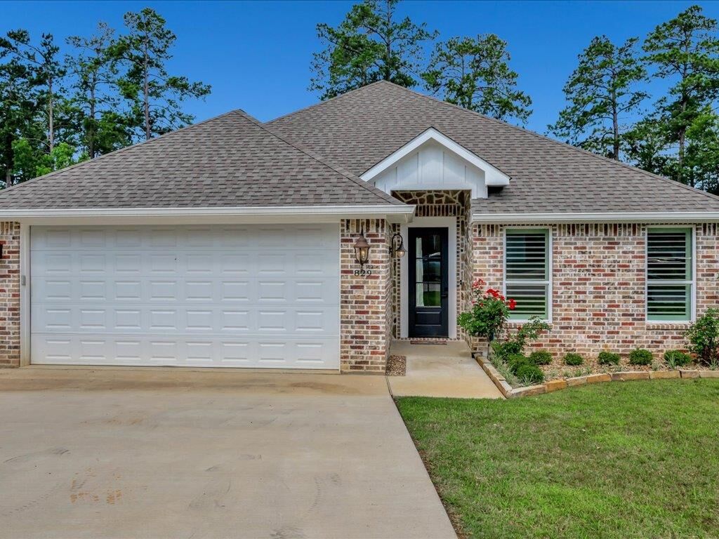 Property Photo:  829 Village Gate Circle  TX 75961 