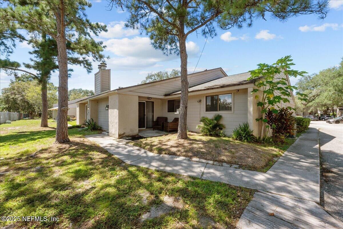 Property Photo: 3801 Crown Point Road 2044 FL 32257