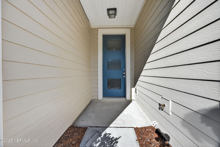 Property Photo:  11233 Minnetta Court  FL 32256 