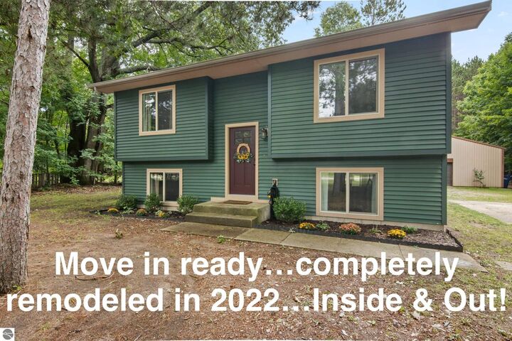 Property Photo:  4948 W Red Oaks Drive  MI 49685 