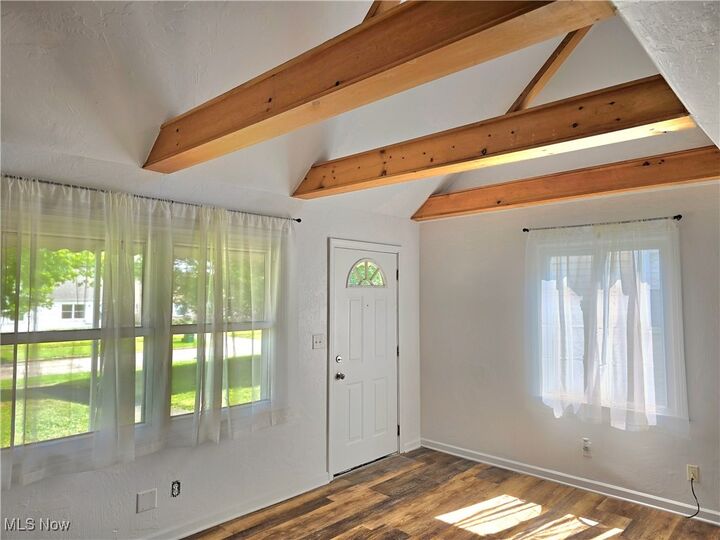 Property Photo:  98 N Navarre Avenue  OH 44515 