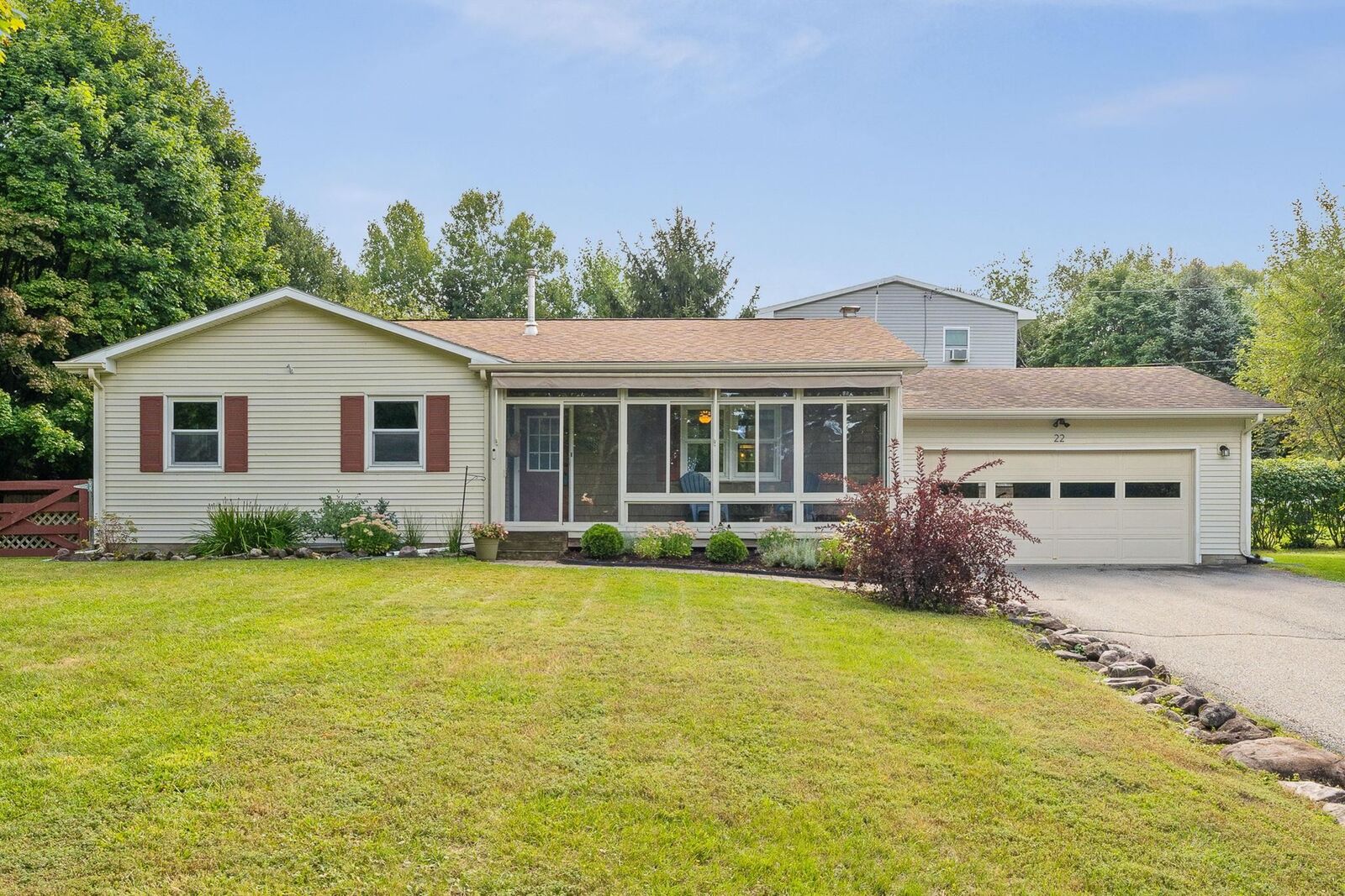 Property Photo:  22 Shirley Circle  VT 05495 