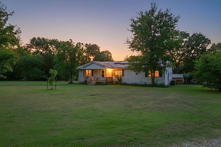 Property Photo: 4025 New Hope Road TX 76227