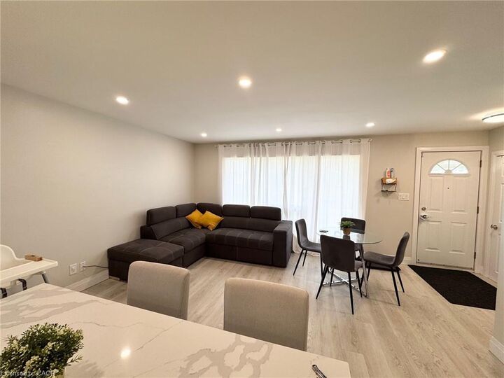 Photo de la propriété: 160 Macassa Avenue Main ON L8V 2B4