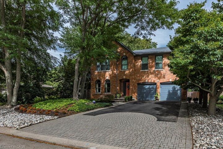 223 Briar Hill Crescent  Ancaster ON L9G 3M9 photo
