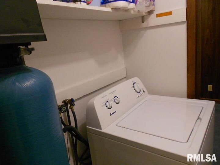 Property Photo: 233 N Linden Street IL 61369-9004
