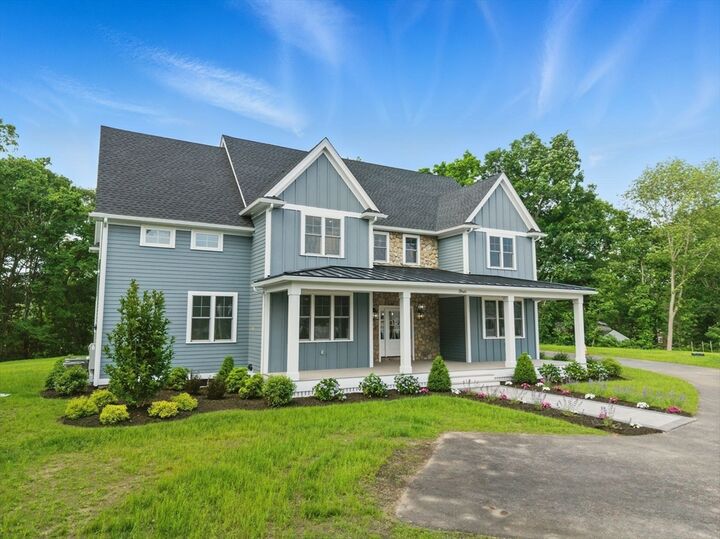 Property Photo:  4R Chatham Ln  MA 01923 