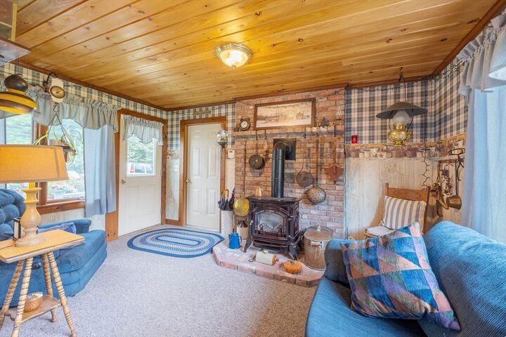 Property Photo: 154 Batchelor St MA 01033