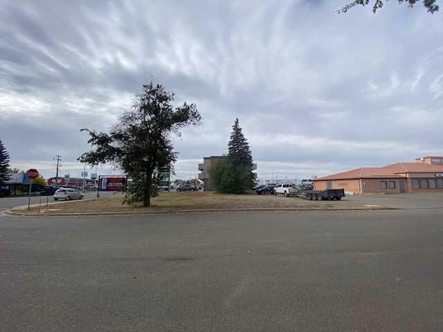 Photo de la propriété: 603 1 Street W AB T1R 0N3