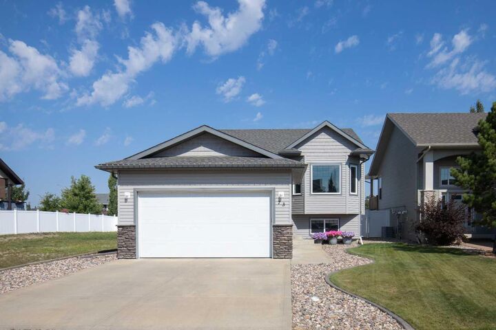 73 Churchill Place  Blackfalds AB T4M 0B6 photo