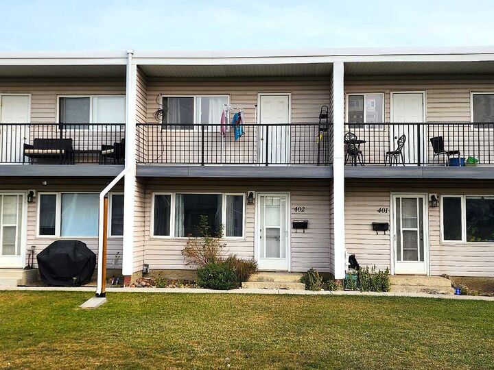 Property Photo: 4719 33 Street 402 AB T4N 0N7