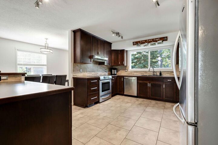 Property Photo:  12 Suntree Lane  AB T1S 1B9 