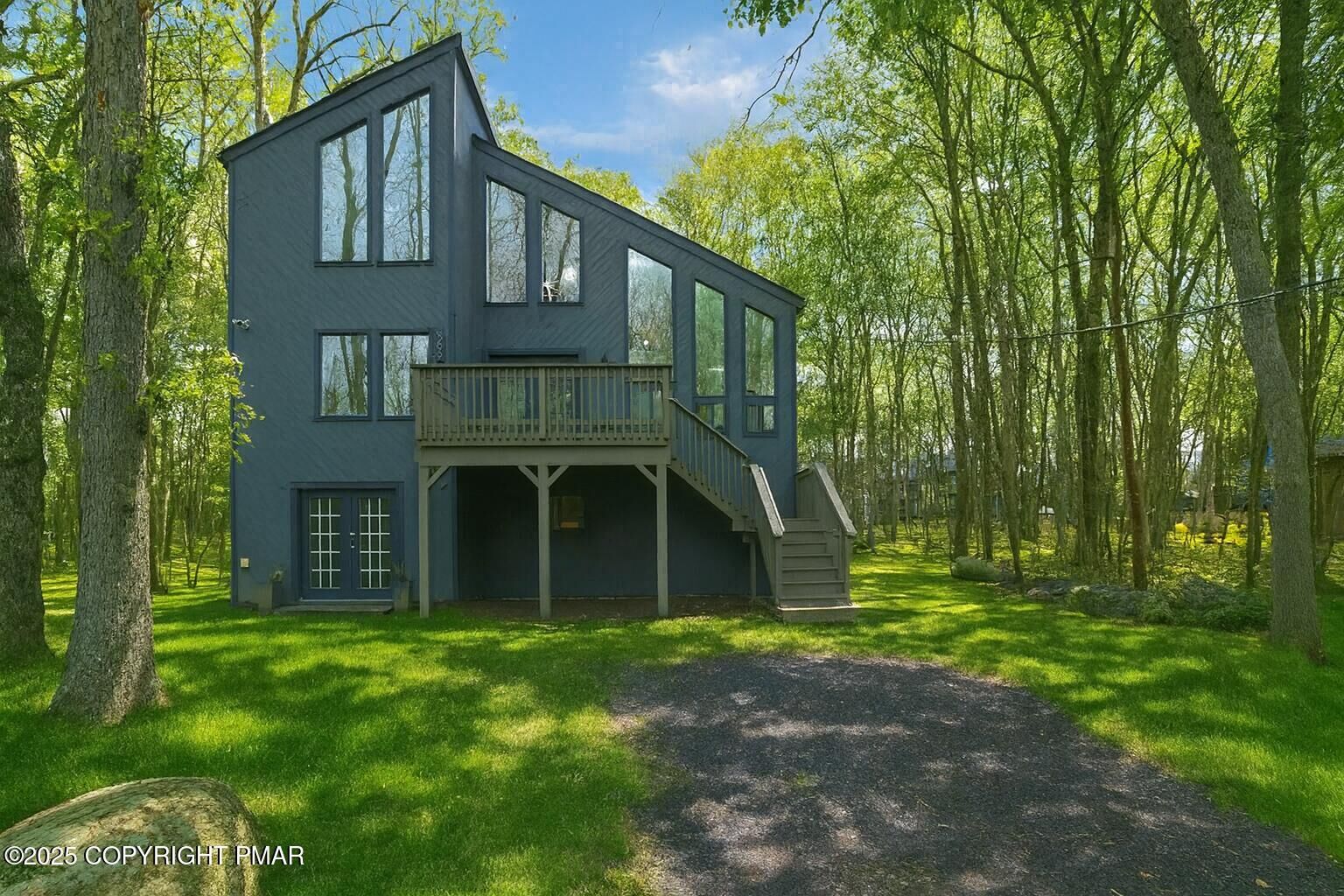 Property Photo: 3299 Greenbriar Drive PA 18301