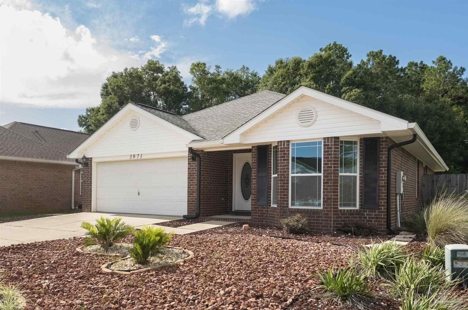 Property Photo:  3971 Sunny Manor Cr  FL 32583 