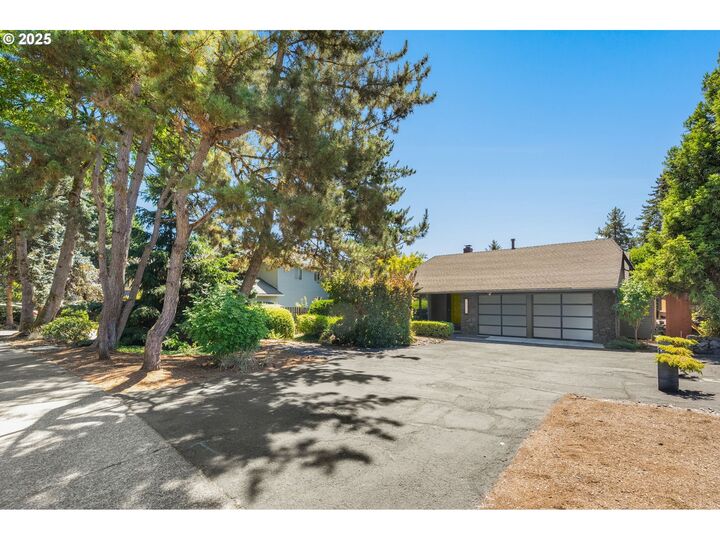 Property Photo: 19800 NW Quail Hollow Dr OR 97229