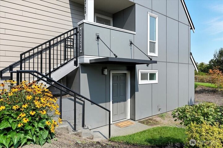 Property Photo: 24736 45th Place S 5-D2 WA 98032