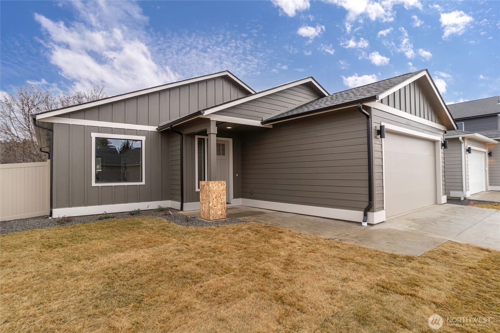 Property Photo: 573 S Perry Avenue Lot 4 WA 98802