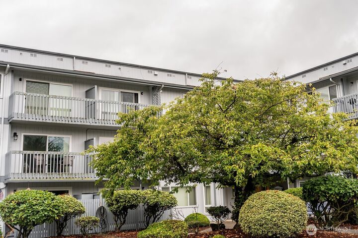 Property Photo: 2005 Tibbetts 305 WA 98632
