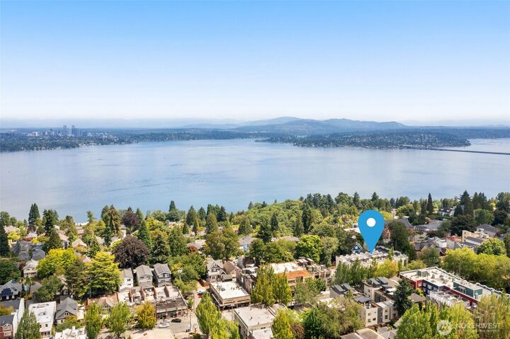Property Photo:  1102  34th Avenue  WA 98122 