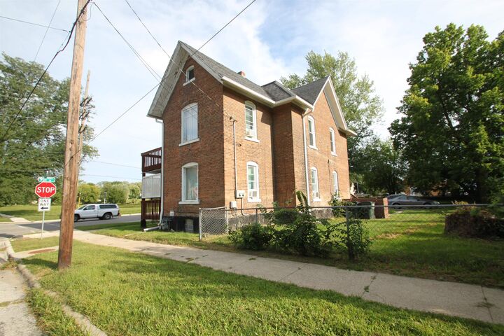 Property Photo: 1241 6th Avenue IL 61104