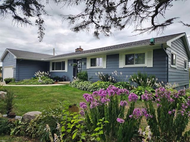 Property Photo:  21550 Irwin Road  MI 48005 