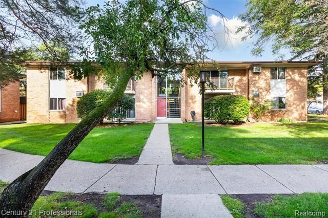 Property Photo:  1233 Island Drive 203  MI 48105 