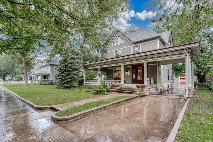 Property Photo:  1421 N Park Pl  KS 67203 