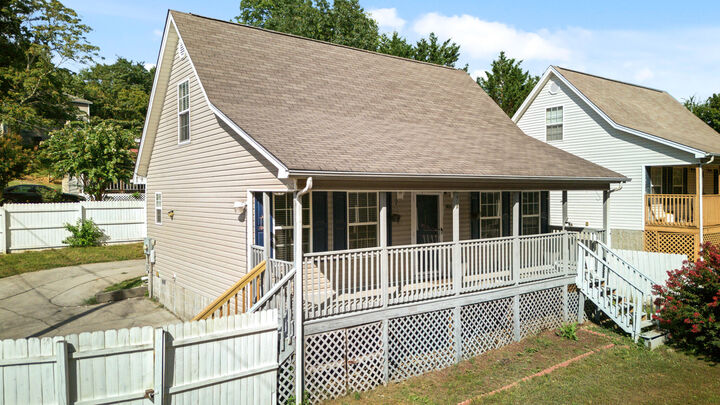 Property Photo: 901 6th Street SE TN 37311