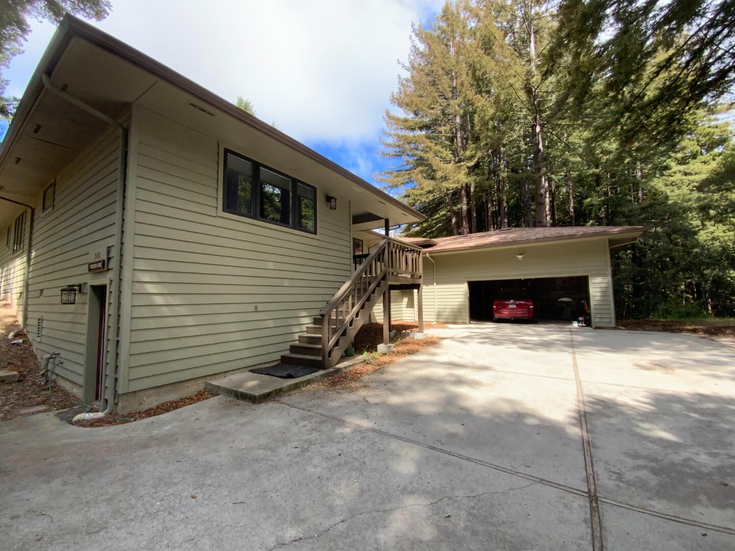 Property Photo: 300 Winona Way CA 95003