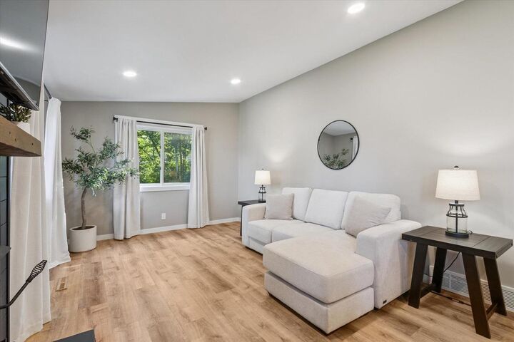 Property Photo: 11121 North Arthurs Drive WI 53534