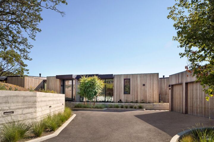 Property Photo:  165 SW Sycamore Court  CA 95448 