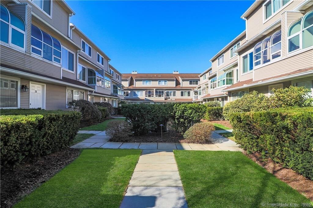 Property Photo:  1900 Summer Street 15  CT 06905 