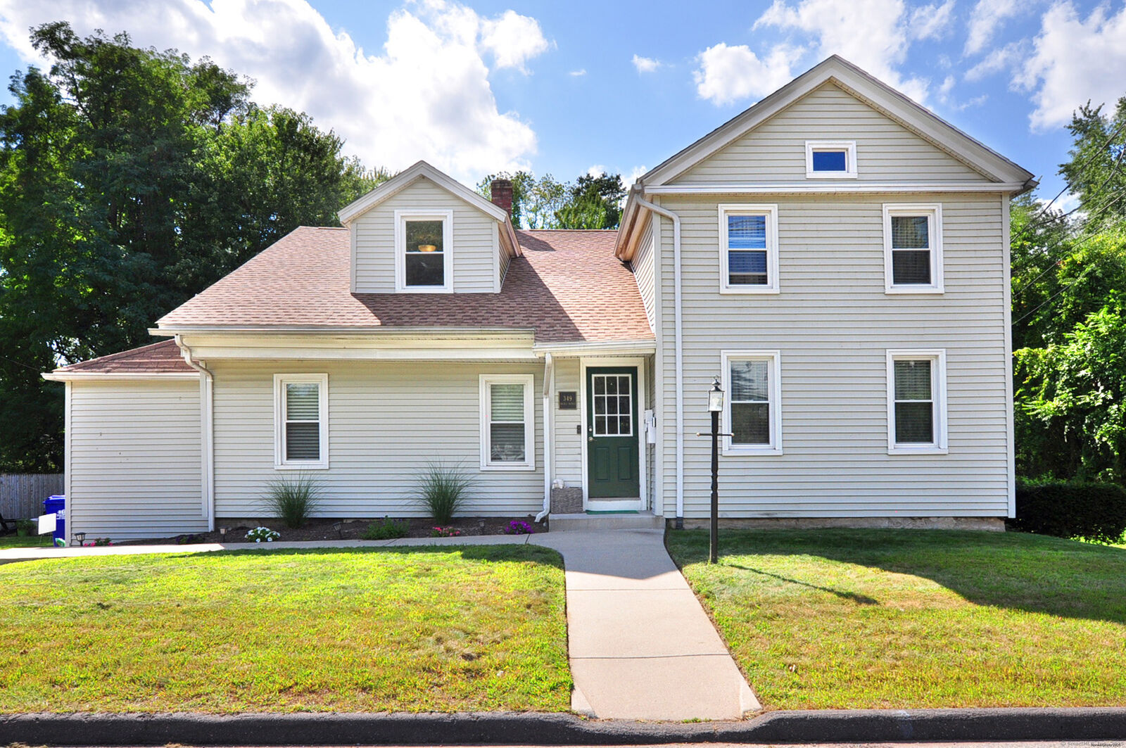 Property Photo:  349 Naubuc Avenue  CT 06033 