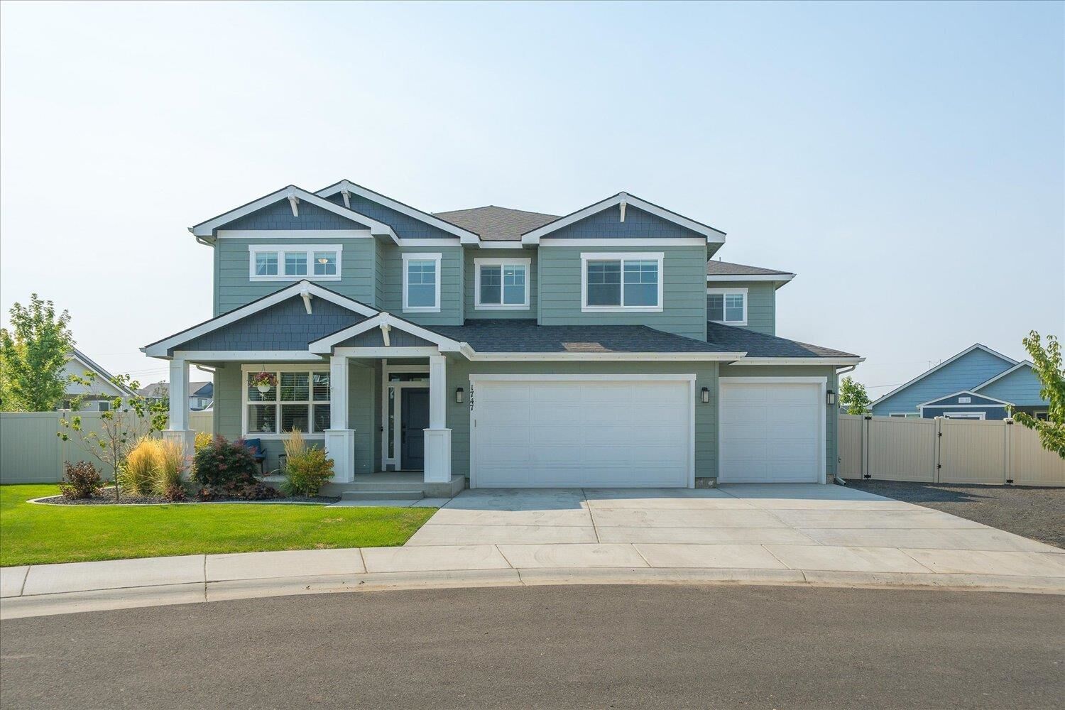 Property Photo: 1747 N Malad Ct WA 99019