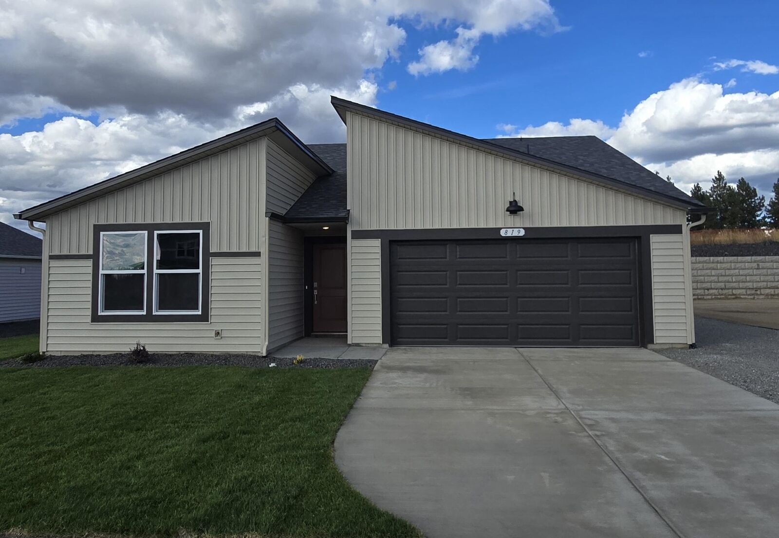 Property Photo:  819 E K St  WA 99006 