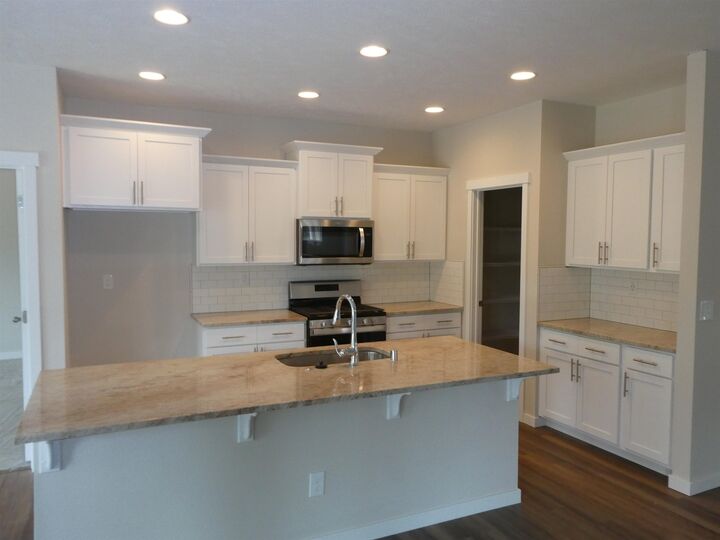 Property Photo: 3223 S Custer Ln WA 99223