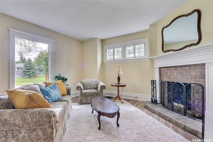 Property Photo:  630 21st Street W  SK S6V 4J7 