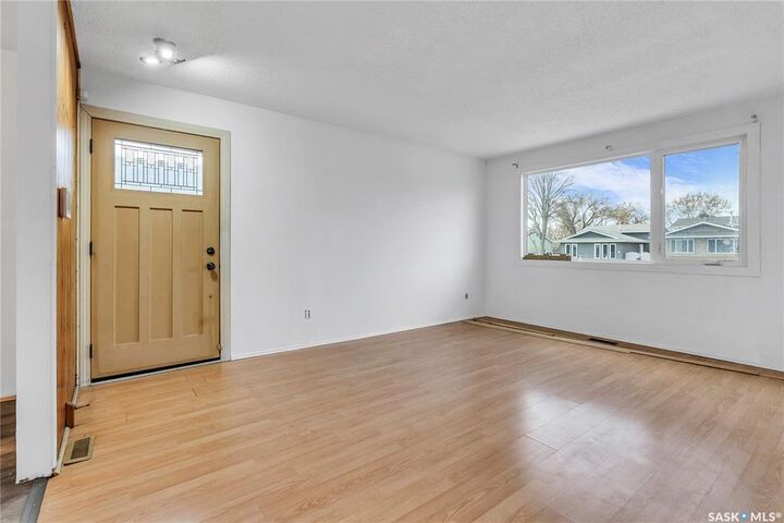 Property Photo:  3205 33rd Street W  SK S7L 4R1 