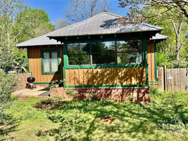 Property Photo: 178 First Street GA 30601
