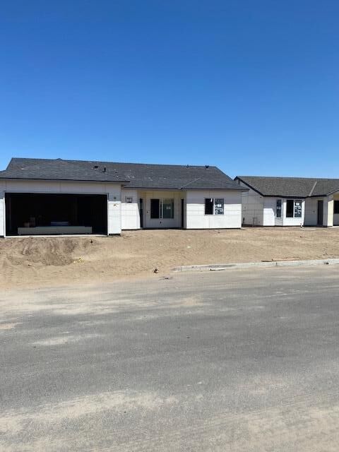 1156 S Royal Oak Place E  Porterville CA 93257 photo