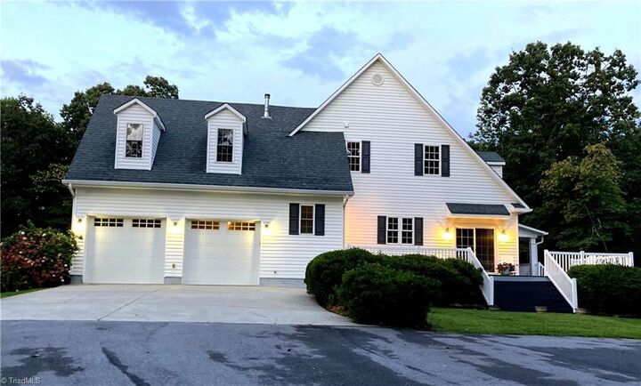 Property Photo: 284 Hendren Road NC 28654