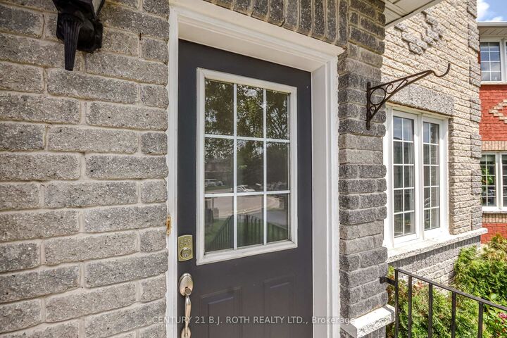 Photo de la propriété: 113 Livia Herman Way ON L4M 7K5