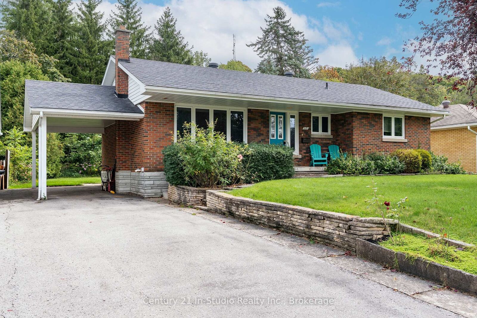 Photo de la propriété:  361 8th Avenue E  ON N4K 3A3 
